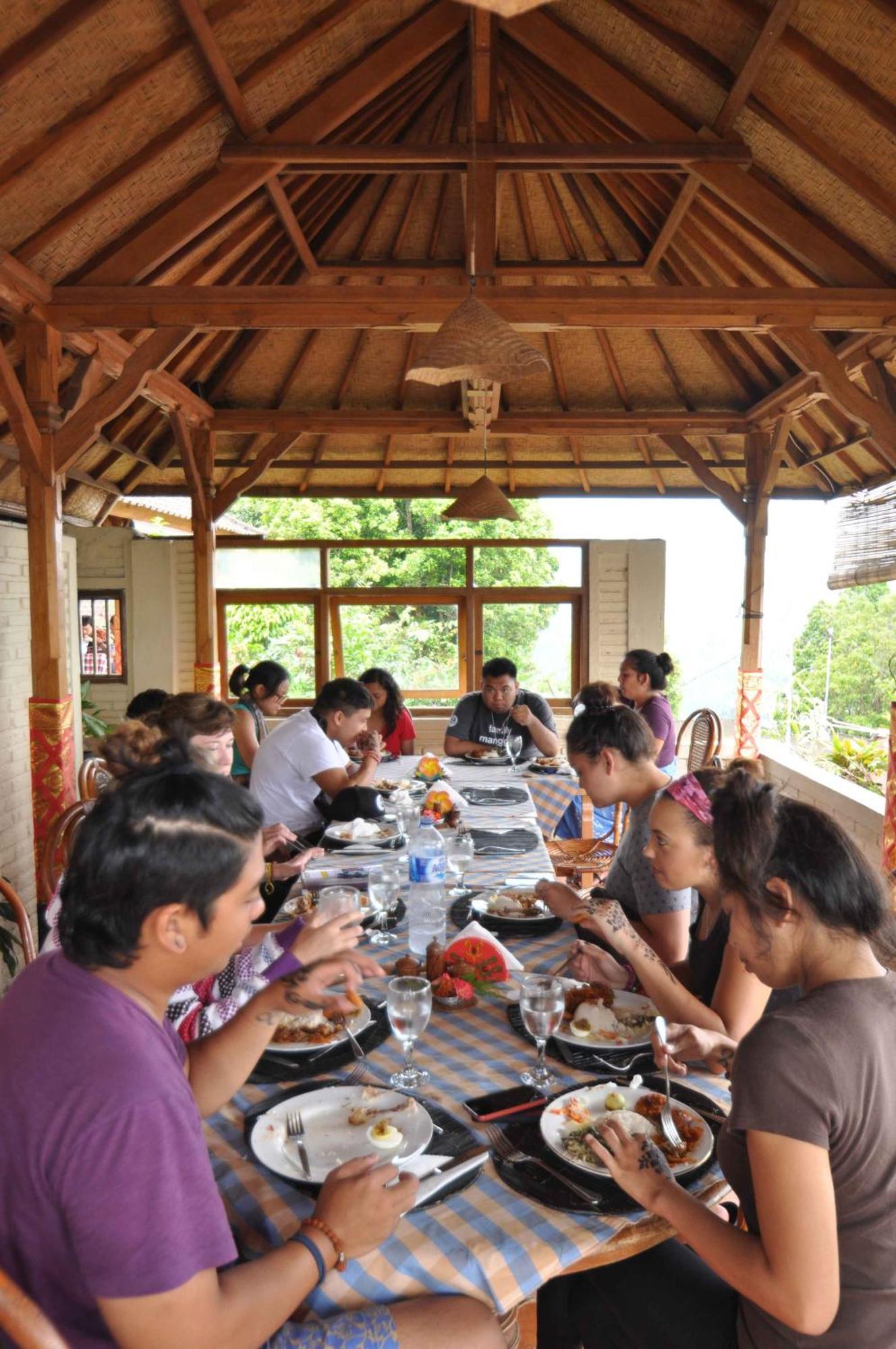Meme Surung Guesthouse Munduk  Ngoại thất bức ảnh